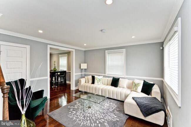 Foto del edificio - 634 Chesapeake St SE