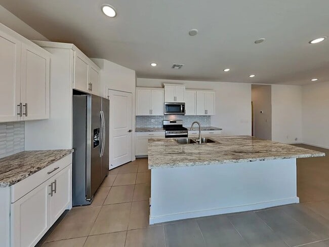 Building Photo - 2932 W Lehigh Ave