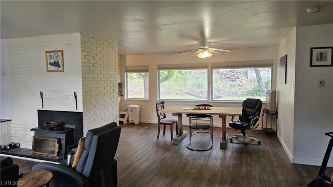 Foto del edificio - 801 Morley Ave
