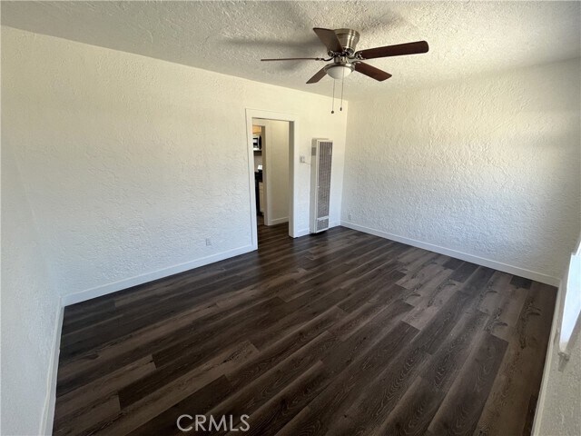 Foto del edificio - 1702 W 60th St