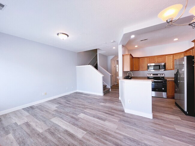 Building Photo - 14066 S Rutherford Ave