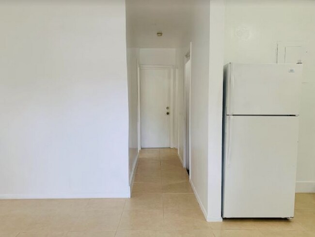 Foto del edificio - 691 NE 86th St