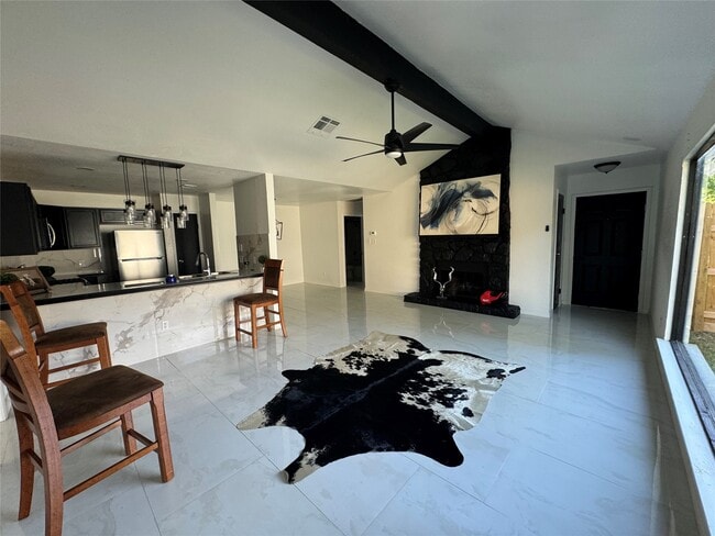 Foto del edificio - 5409 Deborah Ln