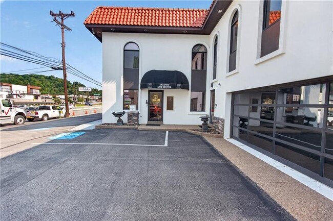 Foto del edificio - 7240 McKnight Rd