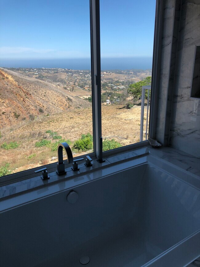 Building Photo - 30001 Zenith Point Rd