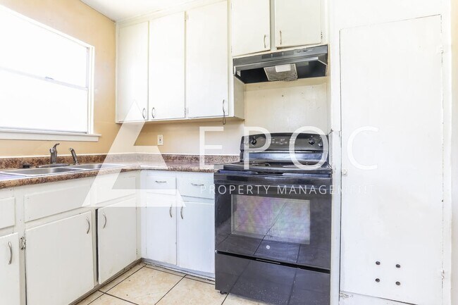 Foto del edificio - 904 Florence Rd