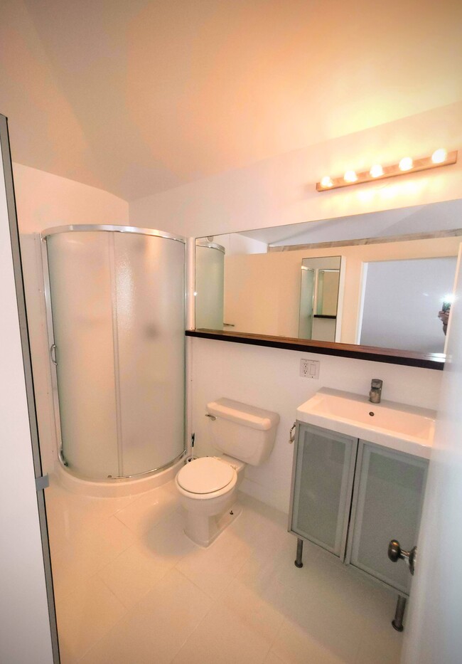 Foto del edificio - 279 E 20th St