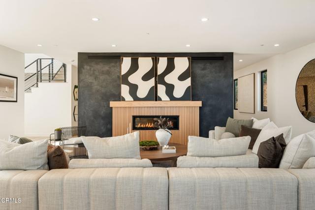 Building Photo - 708 Skyview Terrace