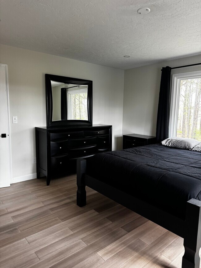 Foto principal - 1042 Adams Rd