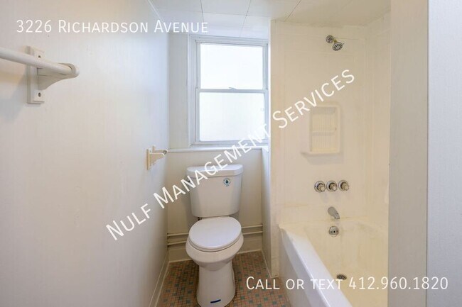 Foto del edificio - 3226 Richardson Ave