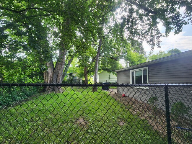 Building Photo - 4582 Maiden Ln