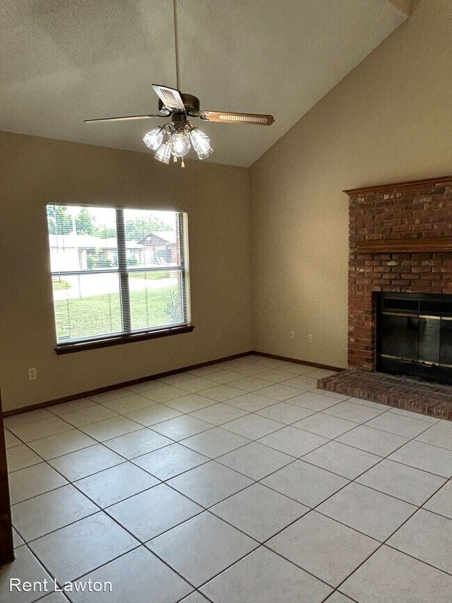 Building Photo - 4 br, 2 bath House - 3017 NE Lancaster Lane