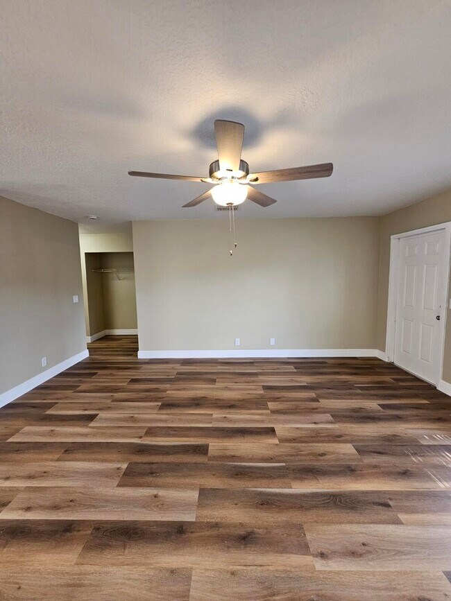 Foto del edificio - 4787 Orleans Ct