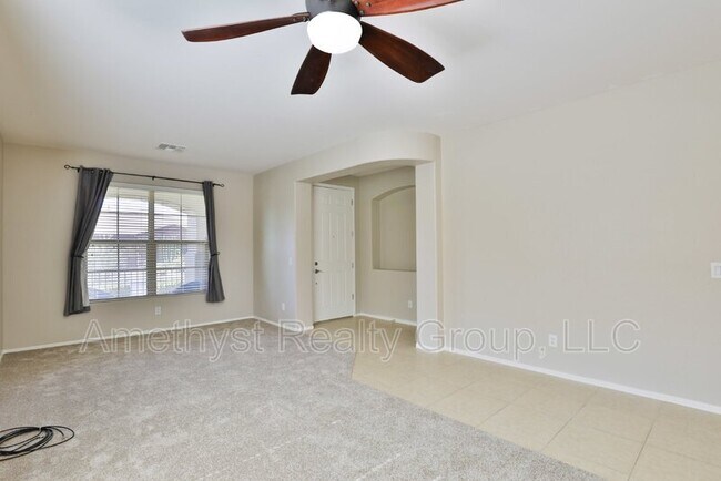 Building Photo - 15068 W Glenrosa Ave