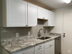 Building Photo - 8 Village Hill Ln