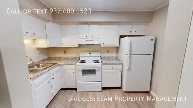 Building Photo - 1/2 OFF 1ST MONTH'S RENT! - Beautiful 2 Be...