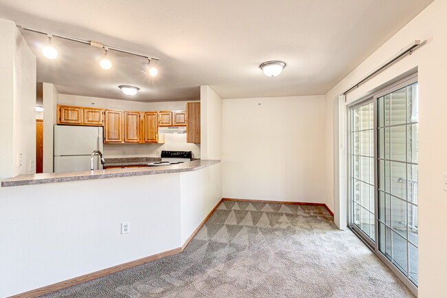 1BD Ash- Comedor - Hickory Pointe