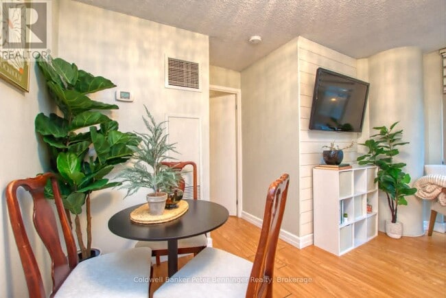 Building Photo - 10 Navy Wharf Ct