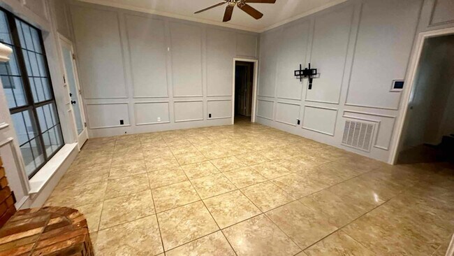 Foto del edificio - 355 Meadow Creek Dr