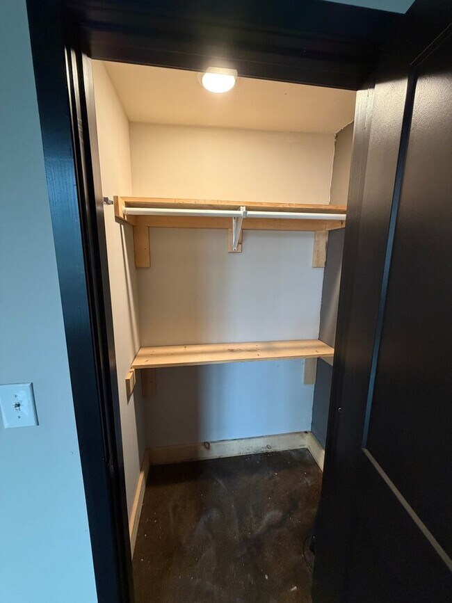 Foto del edificio - 1 Bed w/ 1.5 bath LOFT apartment with 2 car GARAGE - Hanover, PA