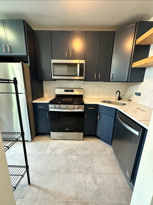 Building Photo - 577 Bramhall Ave