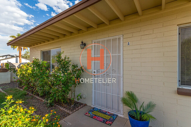 Foto del edificio - Charming 3-Bedroom Duplex in Tempe: Prime ...