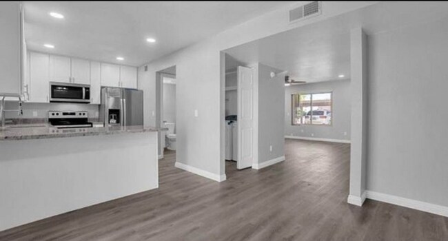 Building Photo - 16728 E Westby Dr