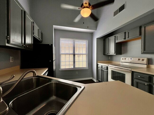 Building Photo - 408 Chelsea Woods Dr
