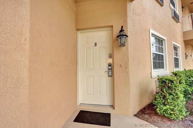 Foto del edificio - 8319 Mulligan Cir