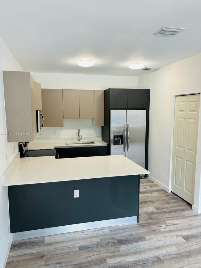 Building Photo - 127 NE 184th Terrace