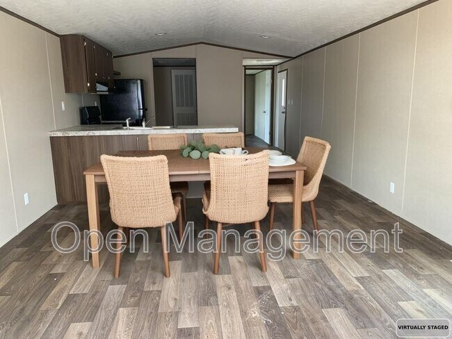 Foto del edificio - 3264 Cultus St