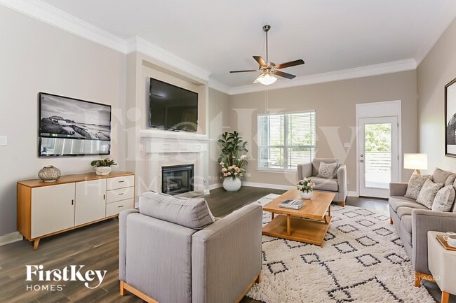 Foto del edificio - 9923 Oaklawn Dr