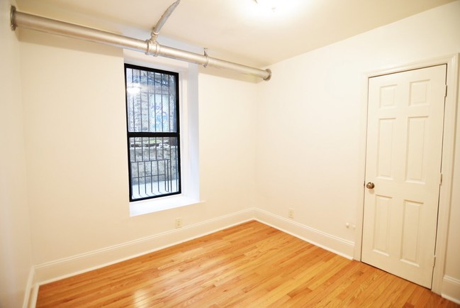 Building Photo - 562 W 174th St