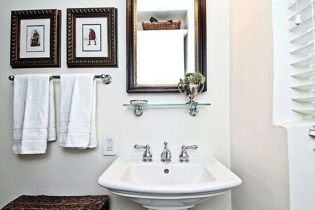 Bathroom - 2410 20th St NW