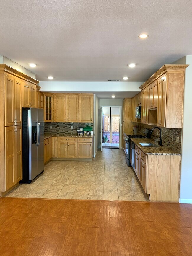 Foto del edificio - 2939 Putnam Blvd