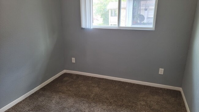 Building Photo - 806 Jefferson Ave