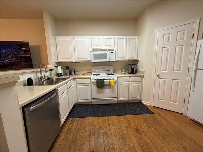 Building Photo - 1487 Cove Creek Cir