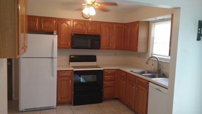Building Photo - Coming July 2026!  Beautiful 3-Bedroom, 2-Bath Home with Garage & Gorgeous Backyard in Anderson