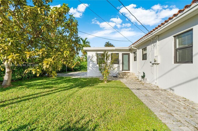 Foto del edificio - 6060 SW 16th Terrace