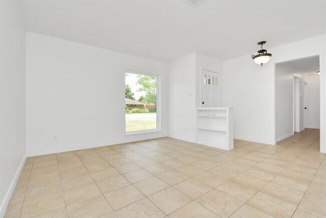 Foto del edificio - 10951 Shadow Wood Dr