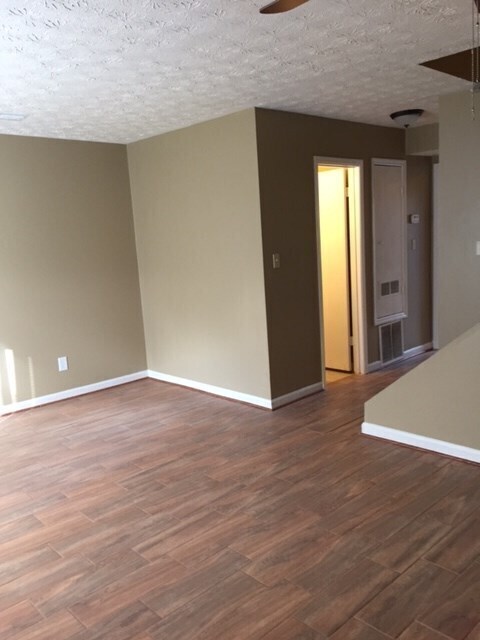 Building Photo - 169 Hunters Ln