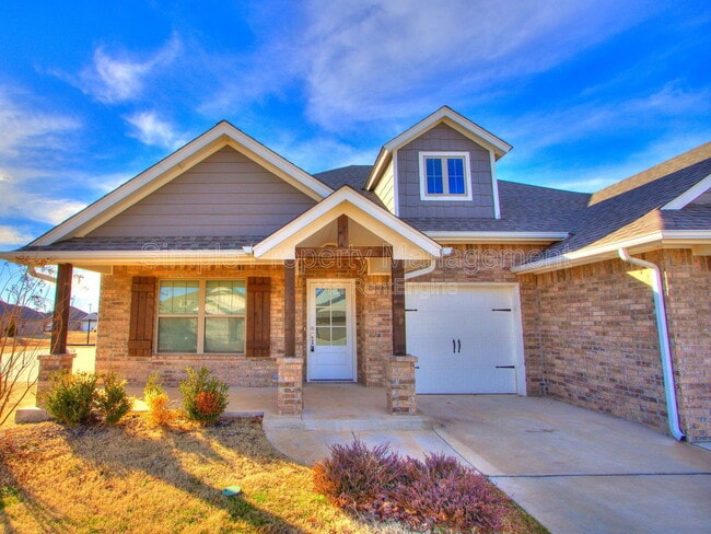 Building Photo - 4013 Palmetto Trail