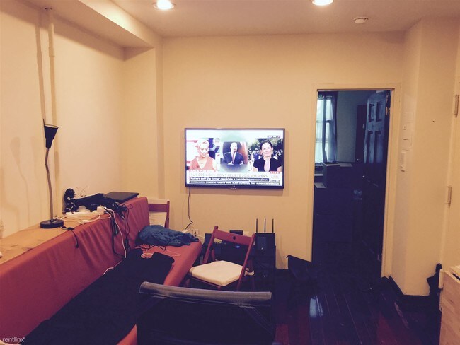 Building Photo - 293 20th St