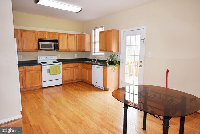 Building Photo - 21564 Iredell Terrace