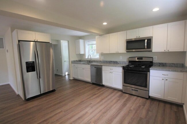 Photo - 10717 Maple St Townhome