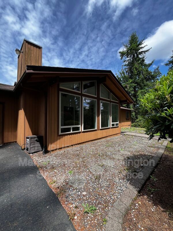 Foto del edificio - 32922 Military Rd S