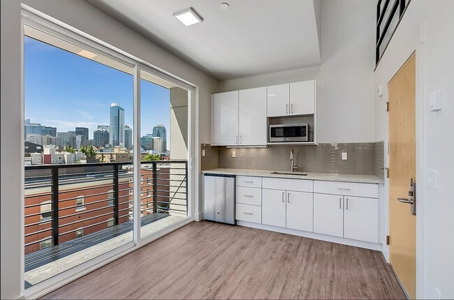 Interior Photo - 1722 Summit - Urban Studios w/ Shared Kitc...