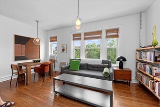 Building Photo - 4862 N Ashland Ave