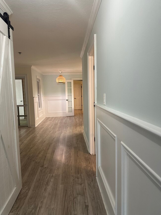 Building Photo - 2030 River Heights Walk SE