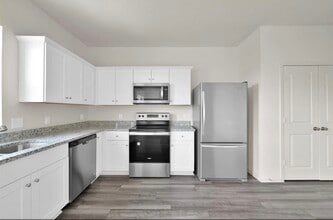 Building Photo - 14882 Calderon Dr